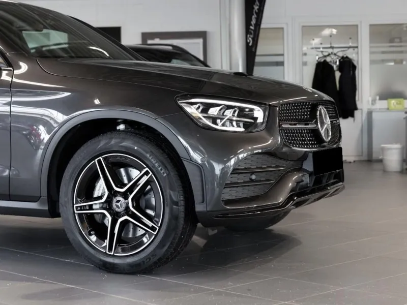 Mercedes-Benz GLC 300 d Coupe 4Matic =AMG Line= Night Packag Image 3