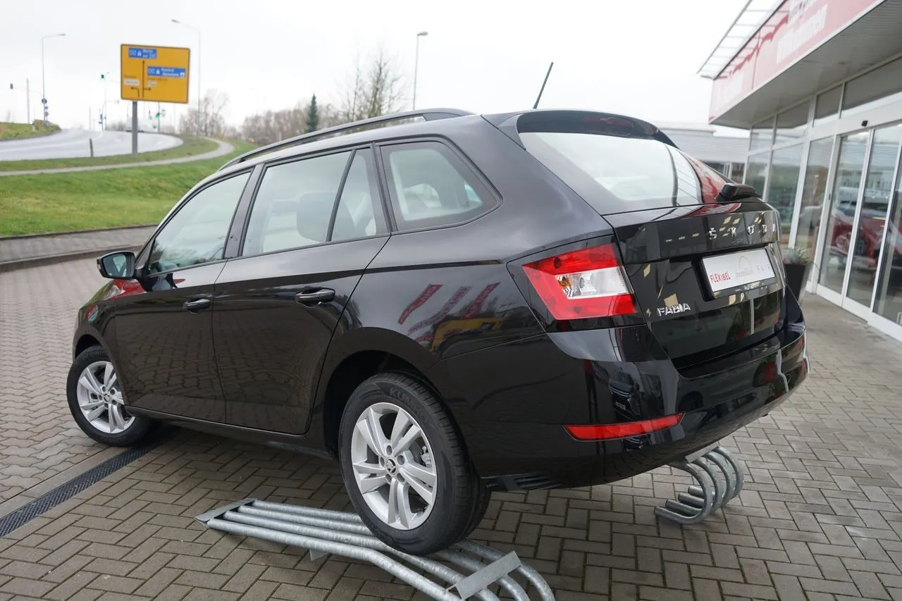 Skoda Fabia Combi 1.0 TSI DSG...  Image 2