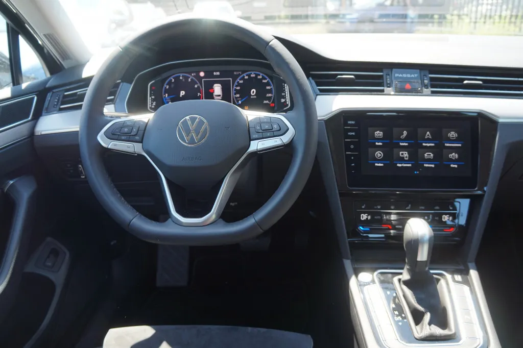 Volkswagen Passat VARIANT 1.5 TSI DSG ELEGANCE FACELIFT*NAVI Image 8